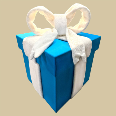 Xl Geschenk blau weiß mit Plüsch und Stoff